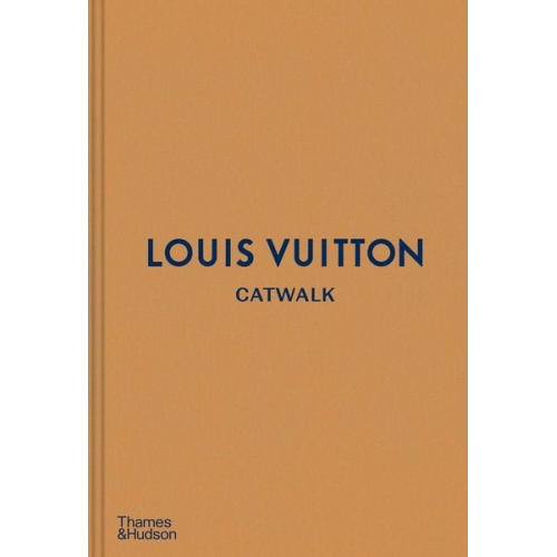 Jo Ellison - Louis Vuitton Catwalk