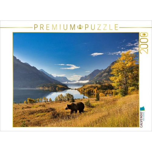 CALVENDO Puzzle Der Waterton Lakes National Park, gelegen im Süden der Provinz Alberta, ist die Heimat einer großen Bärenpopulation. | 2000 Teile Lege