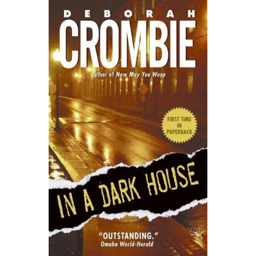 Deborah Crombie - In a Dark House