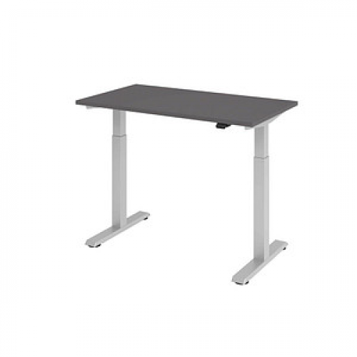 HAMMERBACHER XMST612 elektrisch höhenverstellbarer Schreibtisch grafit rechteckig, T-Fuß-Gestell silber 120,0 x 67,2 cm